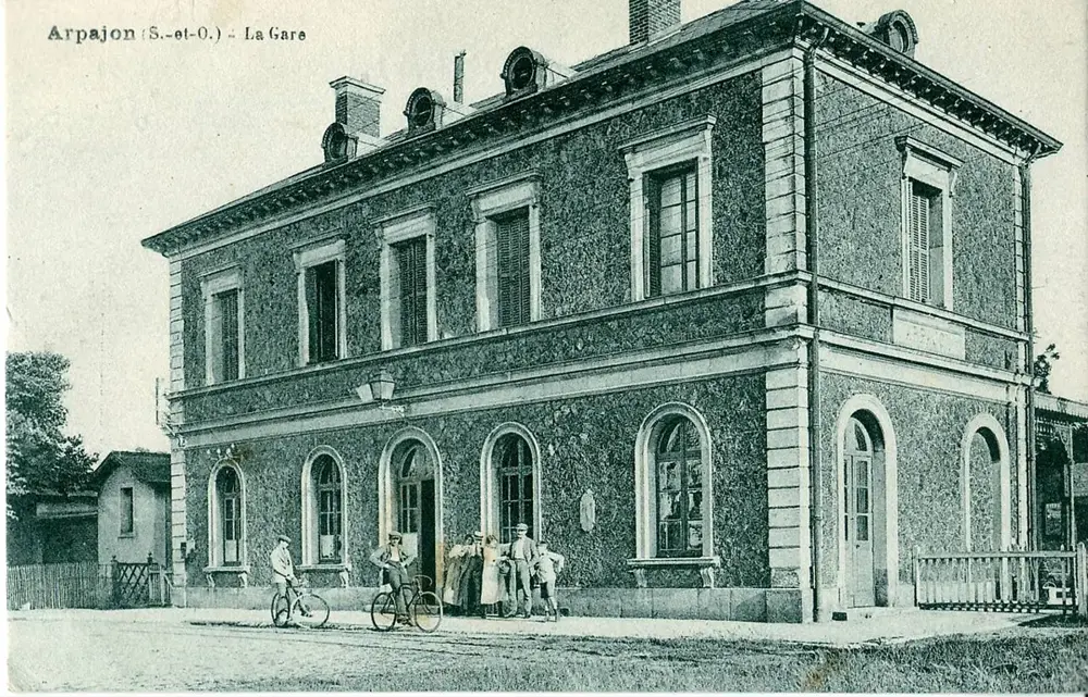 ARPAJON - La Gare