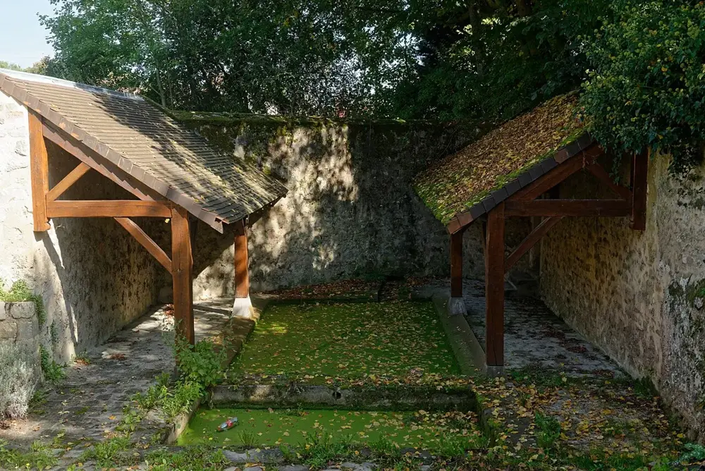 Lavoir Fontaine-Beurlin Bruyères-le-Châtel