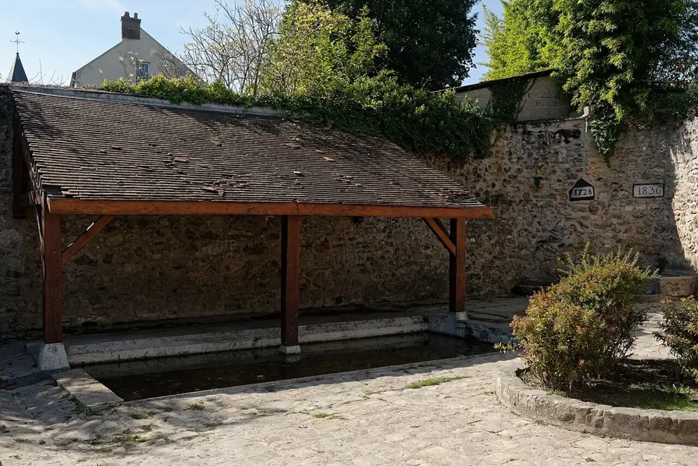 Lavoir Fontaine Bouillant Bruyères-le-Châtel