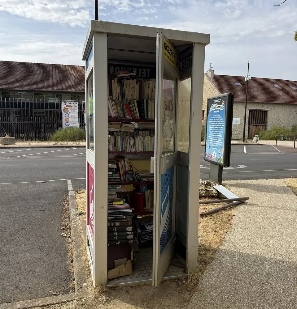 Boîte Livres Avenue Gilbert Fergent - Le Plessis-Pâté (FR91) - 2026-08-15
