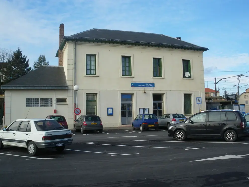Gare Breuillet-Bruyères