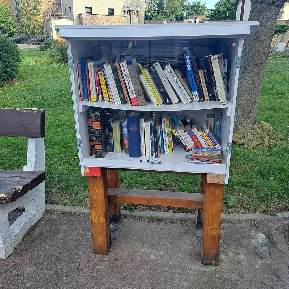 Morsang-sur-Orge - Rue Vapereau - boîte à livres