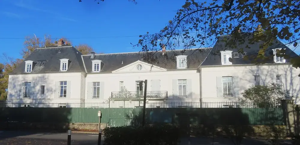 Ancien château de Gerville à Soisy-sur-Seine (hôpital psychiatrique)