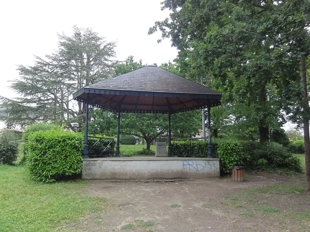 Saint-Germain-lès-Arpajon (Essonne) Kiosque à musique